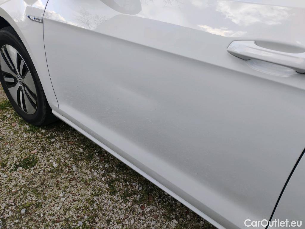  Volkswagen  Golf  VOLKSWAGEN / 2016 / 5P / berlina con portón ePower 110 kW (136CV) (AC) #1