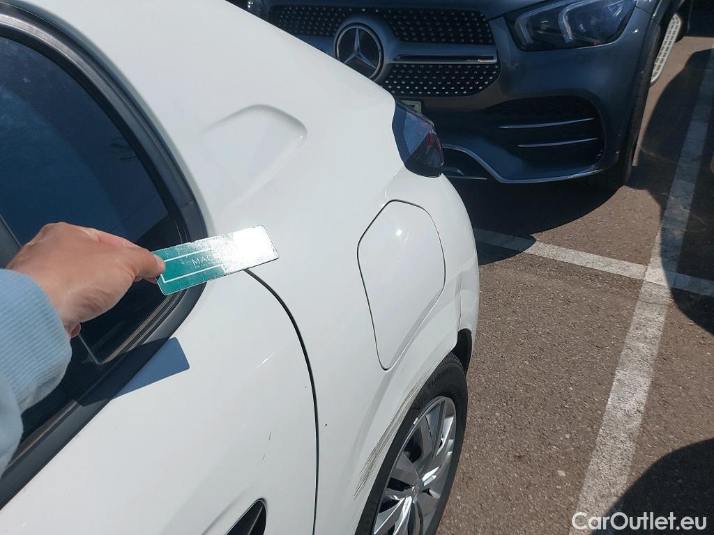  Peugeot  208 PEUGEOT  / 2019 / 5P / berlina con portón PureTech 55kW (75CV) Like #3