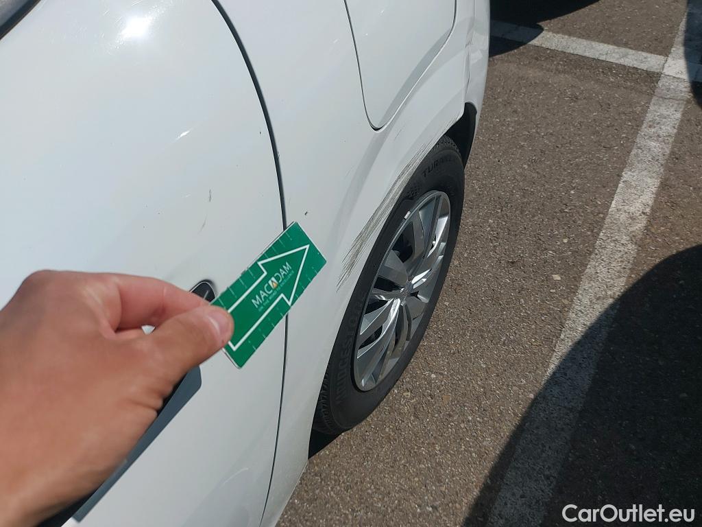  Peugeot  208 PEUGEOT  / 2019 / 5P / berlina con portón PureTech 55kW (75CV) Like #5