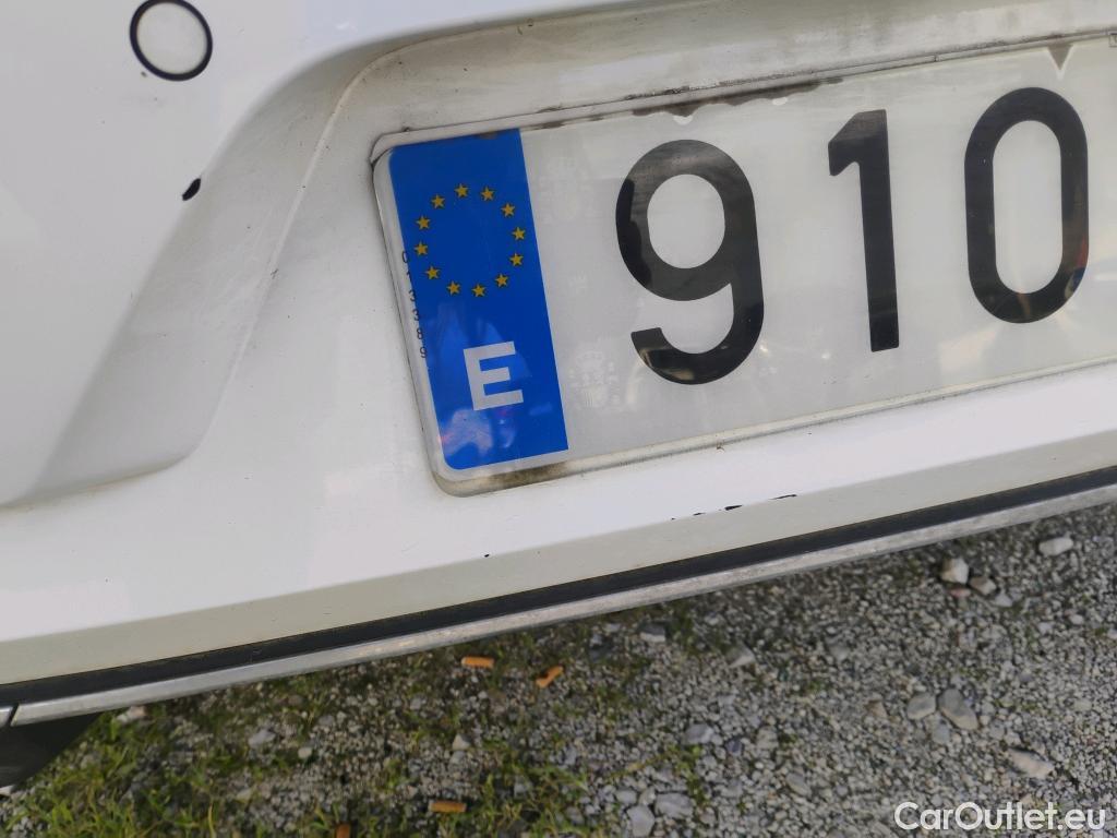  Volkswagen  Golf  VOLKSWAGEN / 2016 / 5P / berlina con portón ePower 110 kW (136CV) (AC) #30