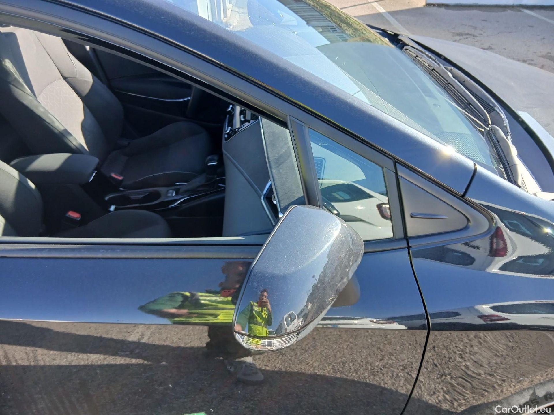  Toyota  Corolla TOYOTA  1.8 125H ACTIVE TECH E-CVT #25