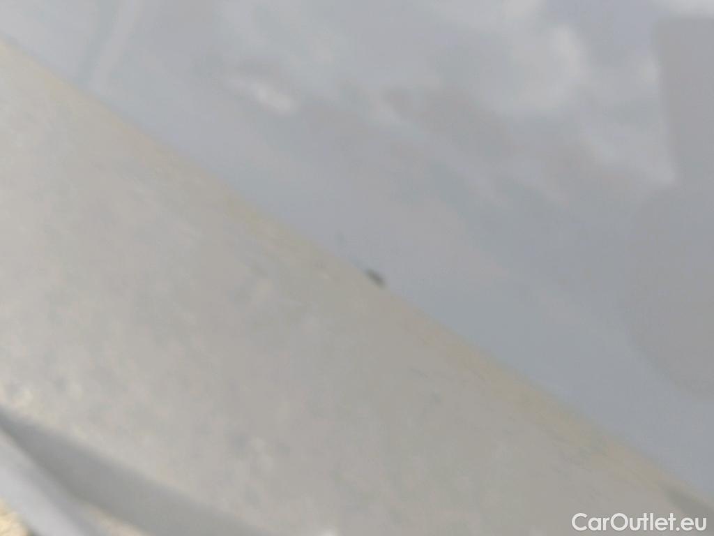  Volkswagen  Golf  VOLKSWAGEN / 2016 / 5P / berlina con portón e-ePower 110 kW (136CV) #17