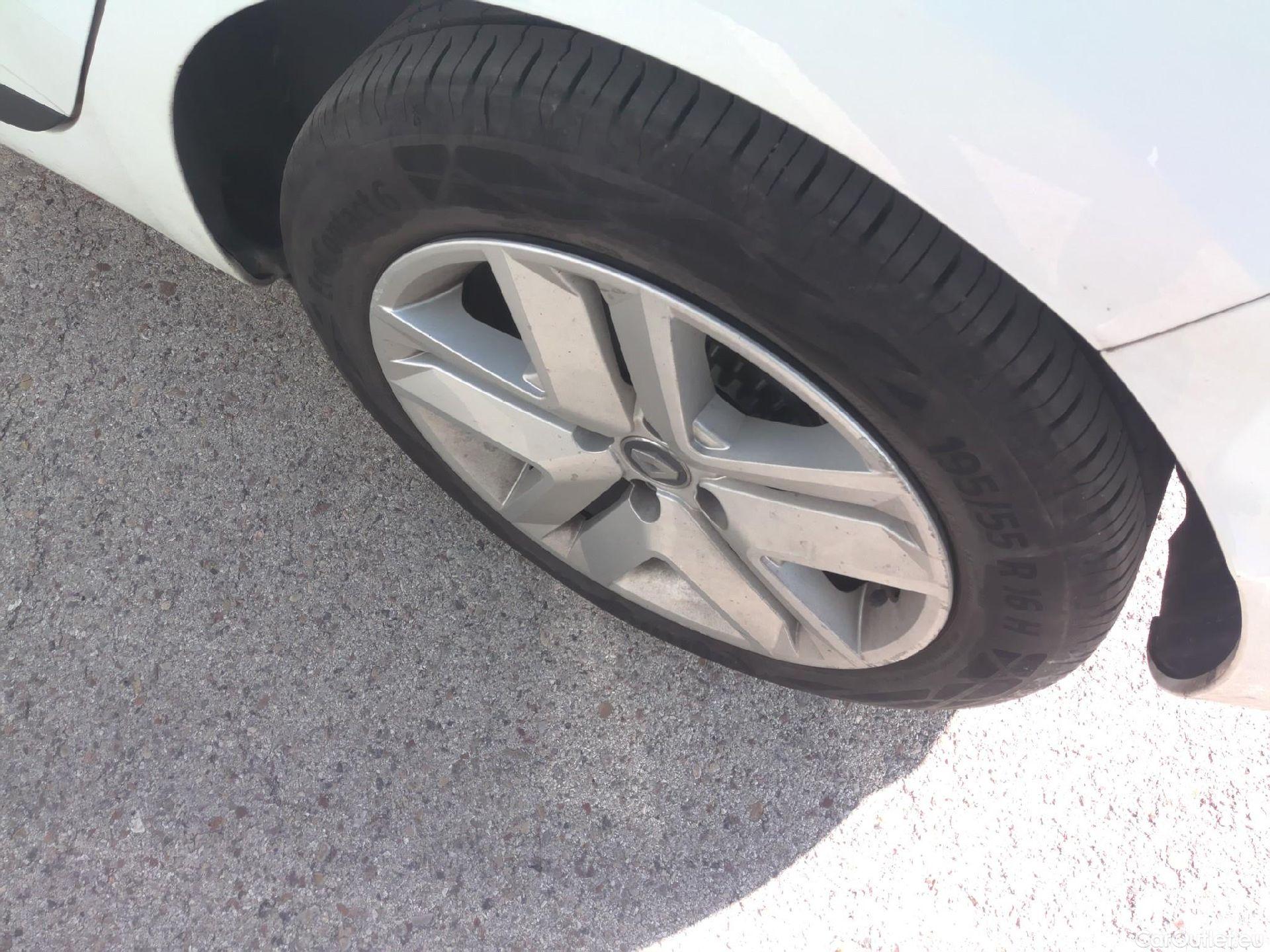  Renault  Clio RENAULT  / 2019 / 5P / berlina con portón Intens TCe 74 kW (100CV) GLP #12