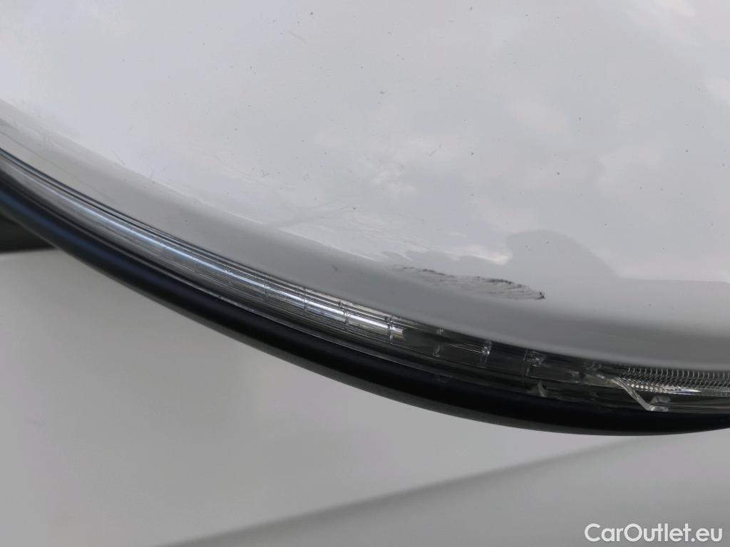  Volkswagen  Golf  VOLKSWAGEN / 2016 / 5P / berlina con portón ePower 110 kW (136CV) (AC) #16