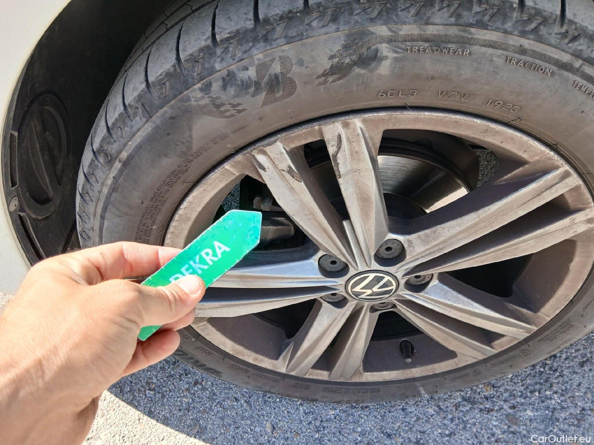  Volkswagen  Polo VOLKSWAGEN  / 2017 / 5P / berlina con portón United 1.0 TSI 70kW (95CV)(SP) #12