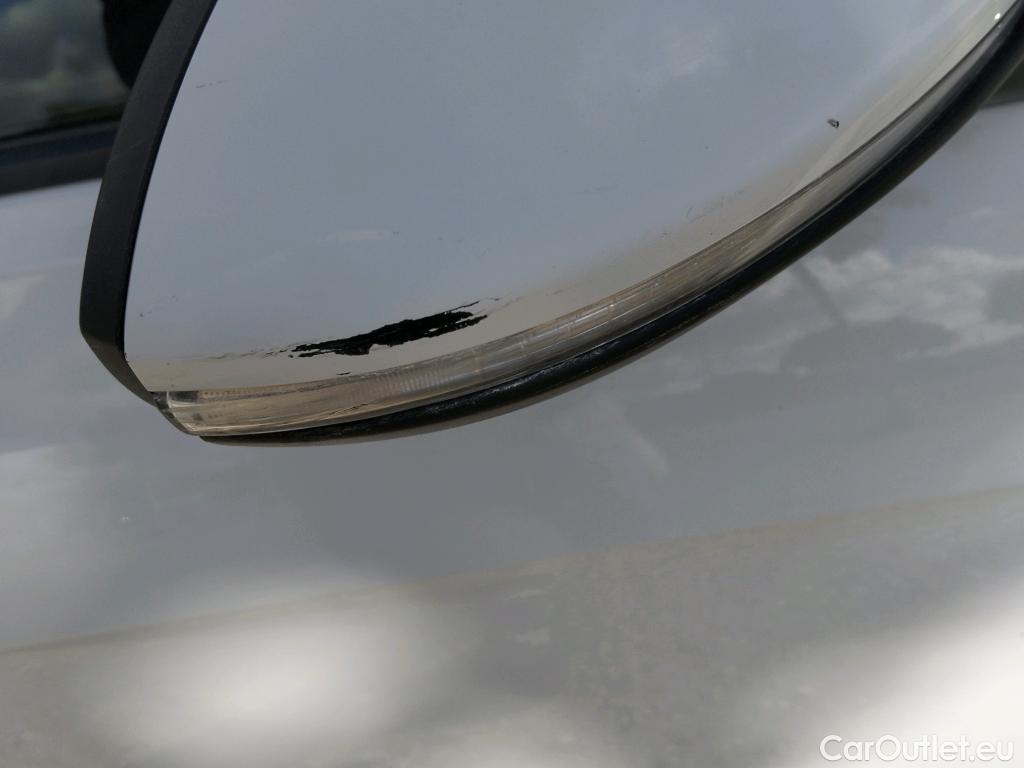  Volkswagen  Golf  VOLKSWAGEN / 2016 / 5P / berlina con portón e-ePower 110 kW (136CV) #10