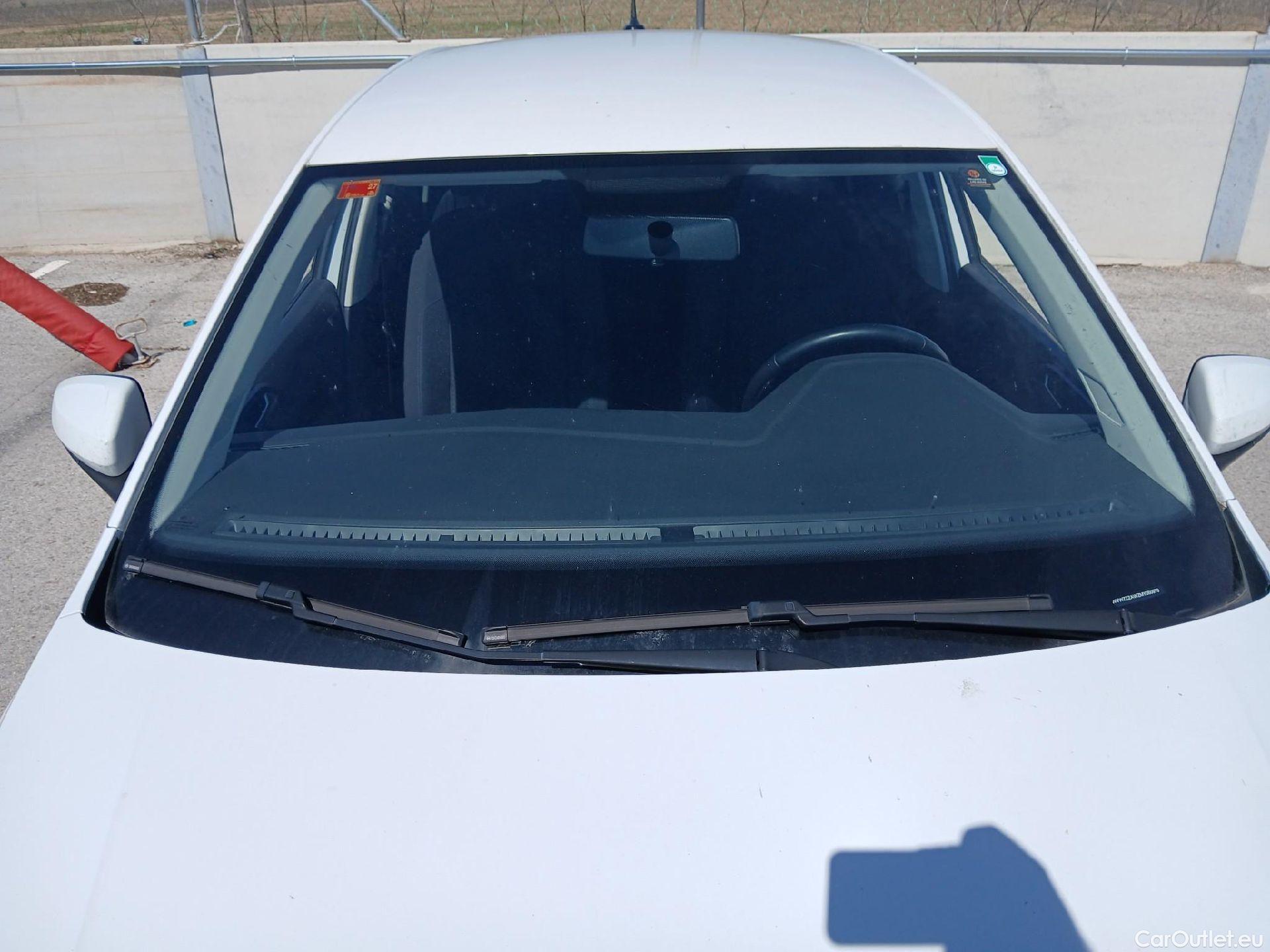  Volkswagen  Polo VOLKSWAGEN  / 2017 / 5P / berlina con portón United 1.0 TSI 70kW (95CV)(SP) #7