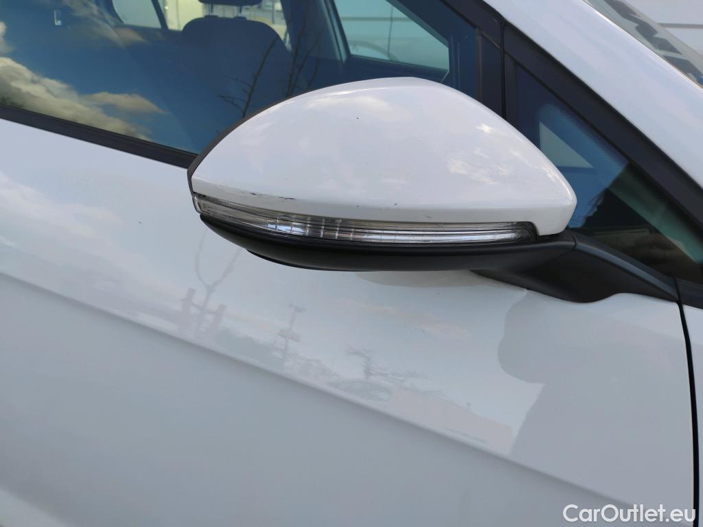  Volkswagen  Golf  VOLKSWAGEN / 2016 / 5P / berlina con portón ePower 110 kW (136CV) (AC) #25