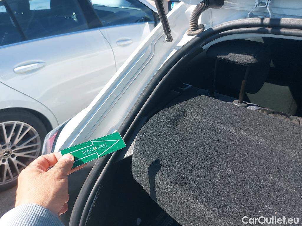  Peugeot  208 PEUGEOT  / 2019 / 5P / berlina con portón PureTech 55kW (75CV) Like #26