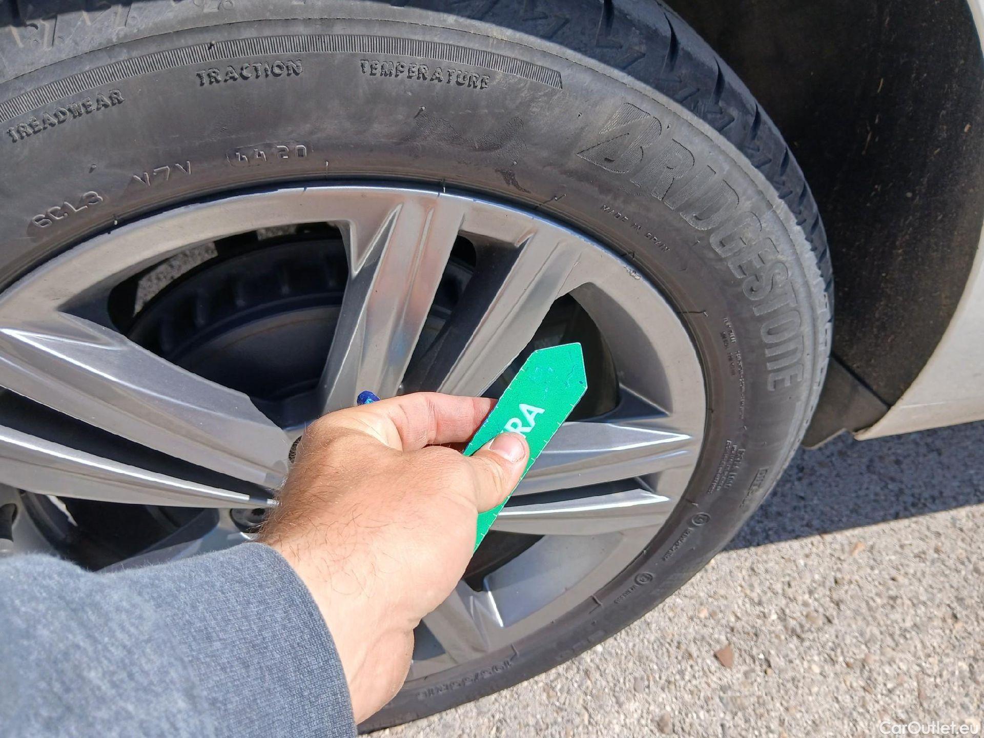  Volkswagen  Polo VOLKSWAGEN  / 2017 / 5P / berlina con portón United 1.0 TSI 70kW (95CV)(SP) #22