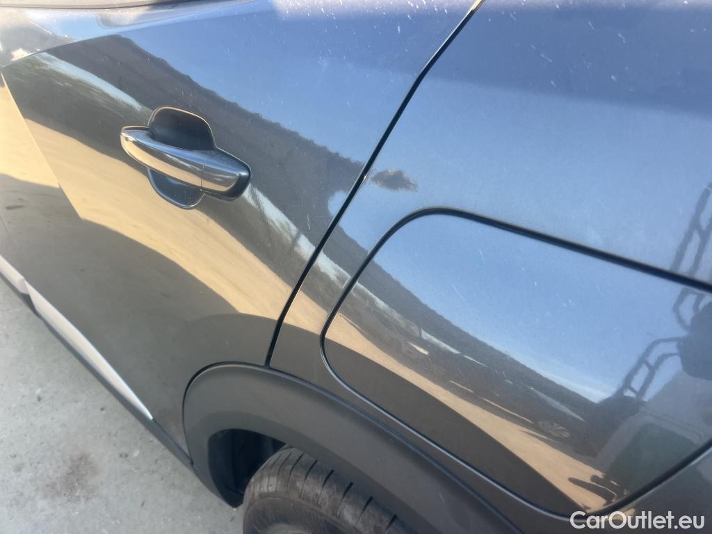  Peugeot  2008 PEUGEOT  / 2019 / 5P / todoterreno Allure Pack BlueHDI 81kW (110CV) (AC) #9