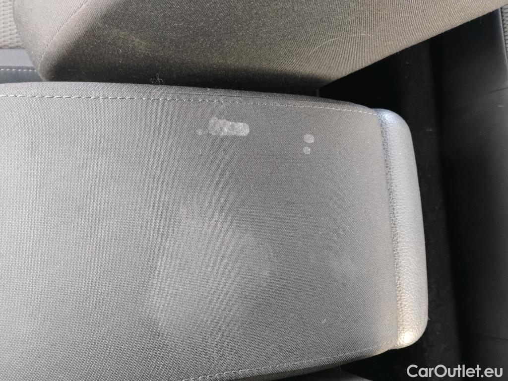  Volkswagen  Golf  VOLKSWAGEN / 2016 / 5P / berlina con portón ePower 110 kW (136CV) (AC) #14