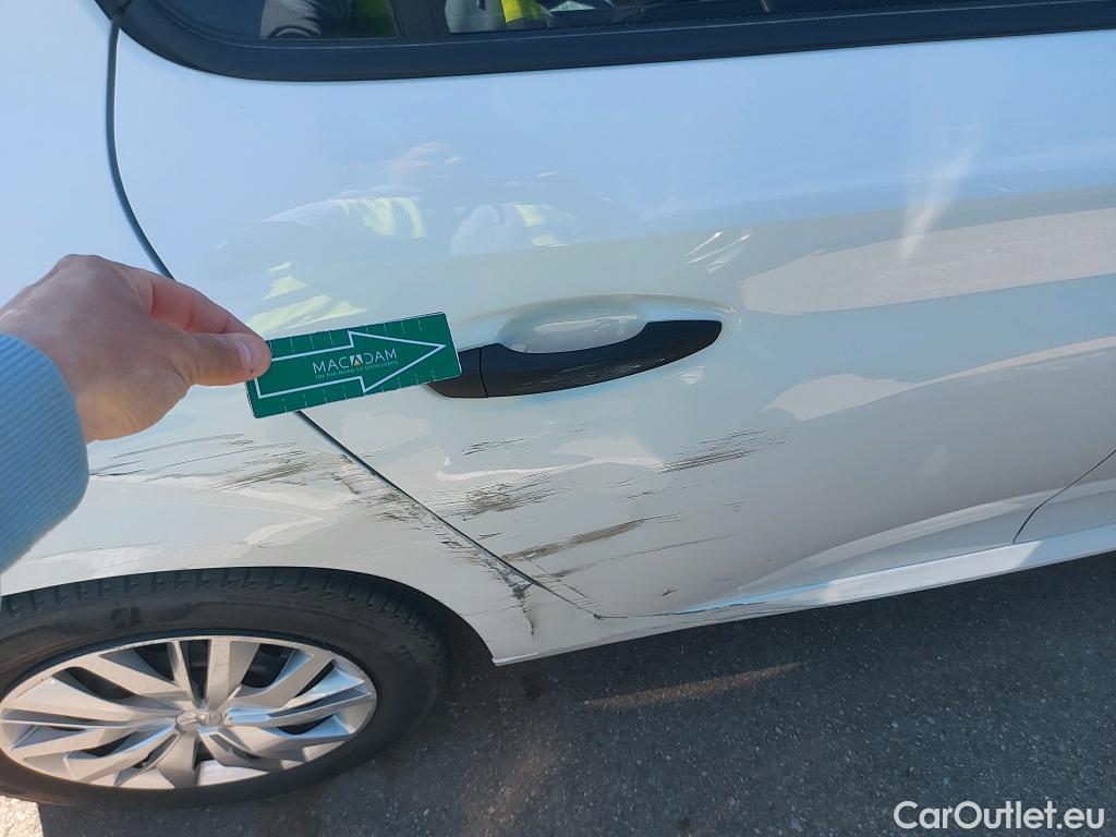  Peugeot  208 PEUGEOT  / 2019 / 5P / berlina con portón PureTech 55kW (75CV) Like #24