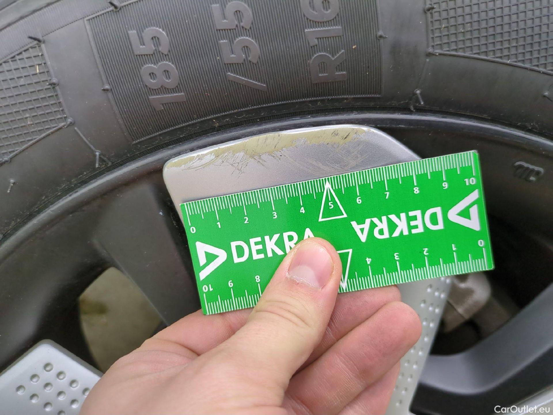  Land Rover  Discovery Jazz / 2020 / 5P / Berline 1.5 i-MMD Exclusive AT  #16