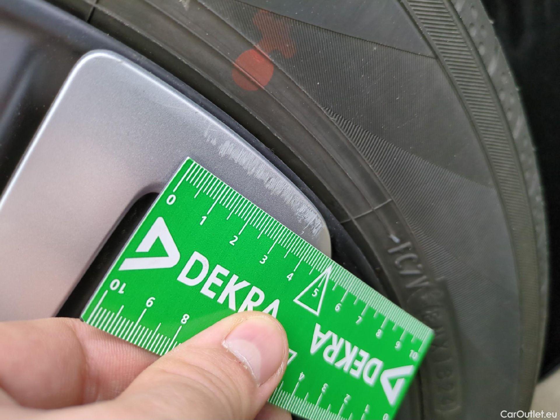  Land Rover  Discovery Jazz / 2020 / 5P / Berline 1.5 i-MMD Exclusive AT  #3