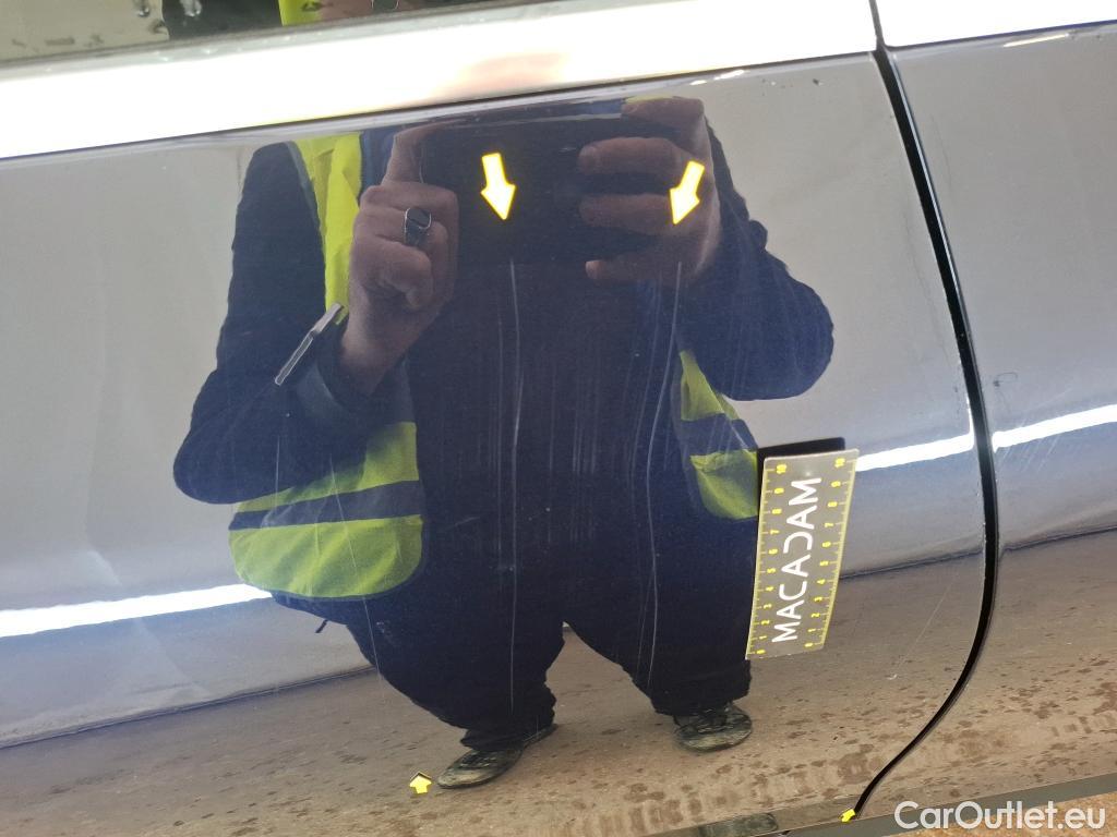  Mercedes  GLC MERCEDES-BENZ  / 2022 / 5P / SUV  300 e Business Line 4MATIC #9