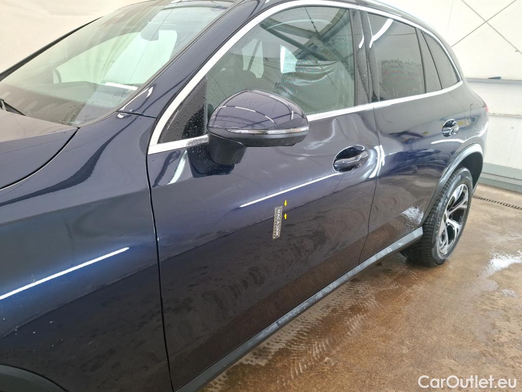  Mercedes  GLC MERCEDES-BENZ  / 2022 / 5P / SUV  300 e Business Line 4MATIC #52