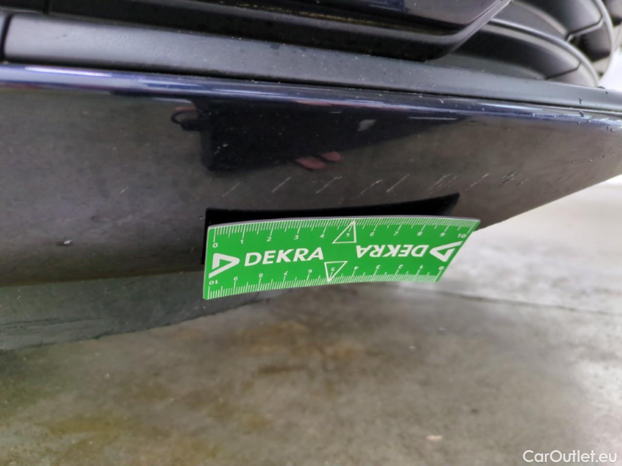  Land Rover  Discovery Jazz / 2020 / 5P / Berline 1.5 i-MMD Exclusive AT  #24