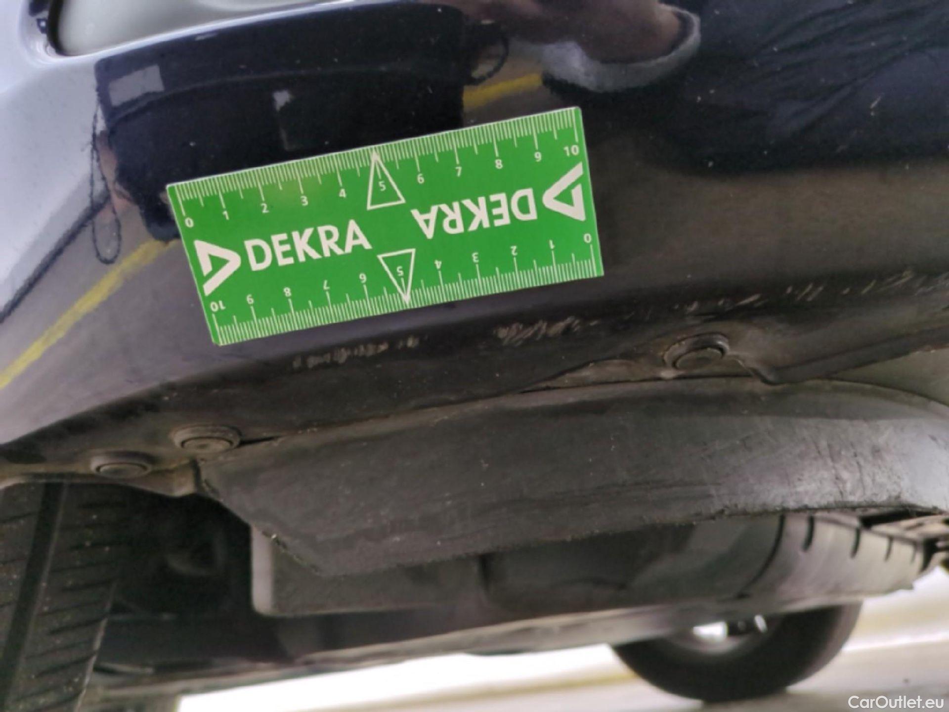  Land Rover  Discovery Jazz / 2020 / 5P / Berline 1.5 i-MMD Exclusive AT  #21