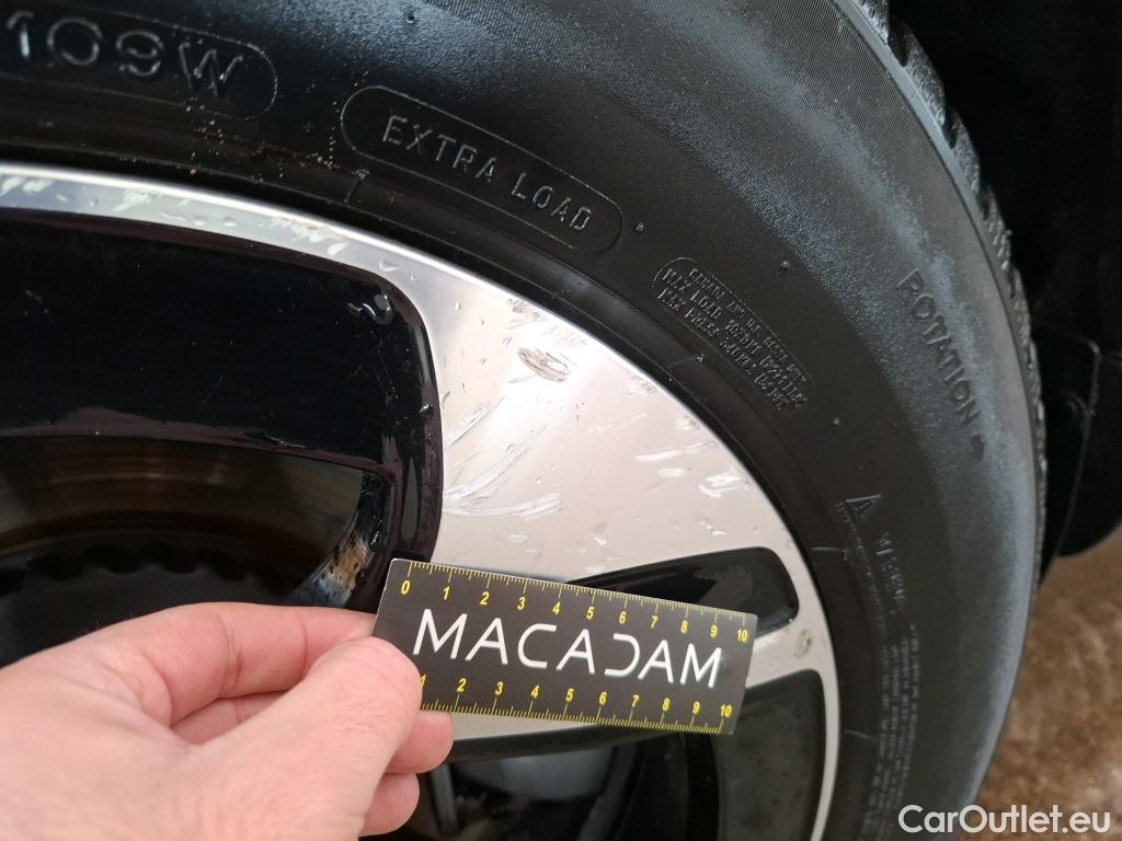  Mercedes  GLC MERCEDES-BENZ  / 2022 / 5P / SUV  300 e Business Line 4MATIC #49