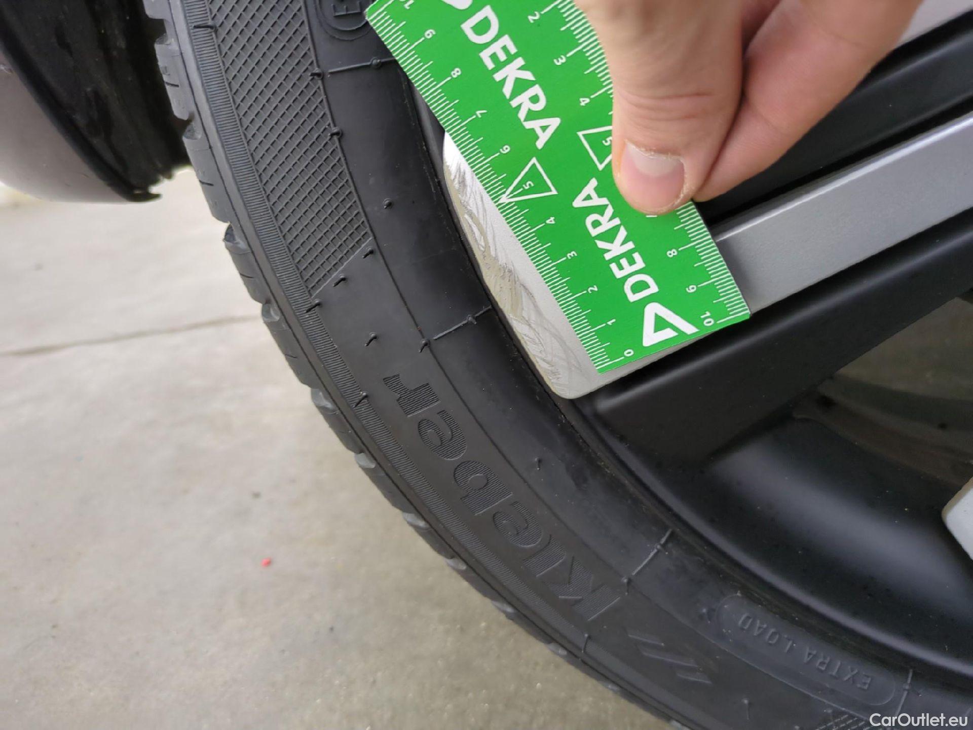  Land Rover  Discovery Jazz / 2020 / 5P / Berline 1.5 i-MMD Exclusive AT  #13