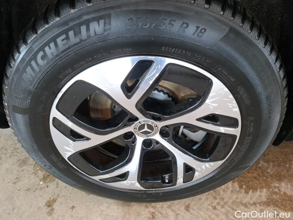  Mercedes  GLC MERCEDES-BENZ  / 2022 / 5P / SUV  300 e Business Line 4MATIC #37