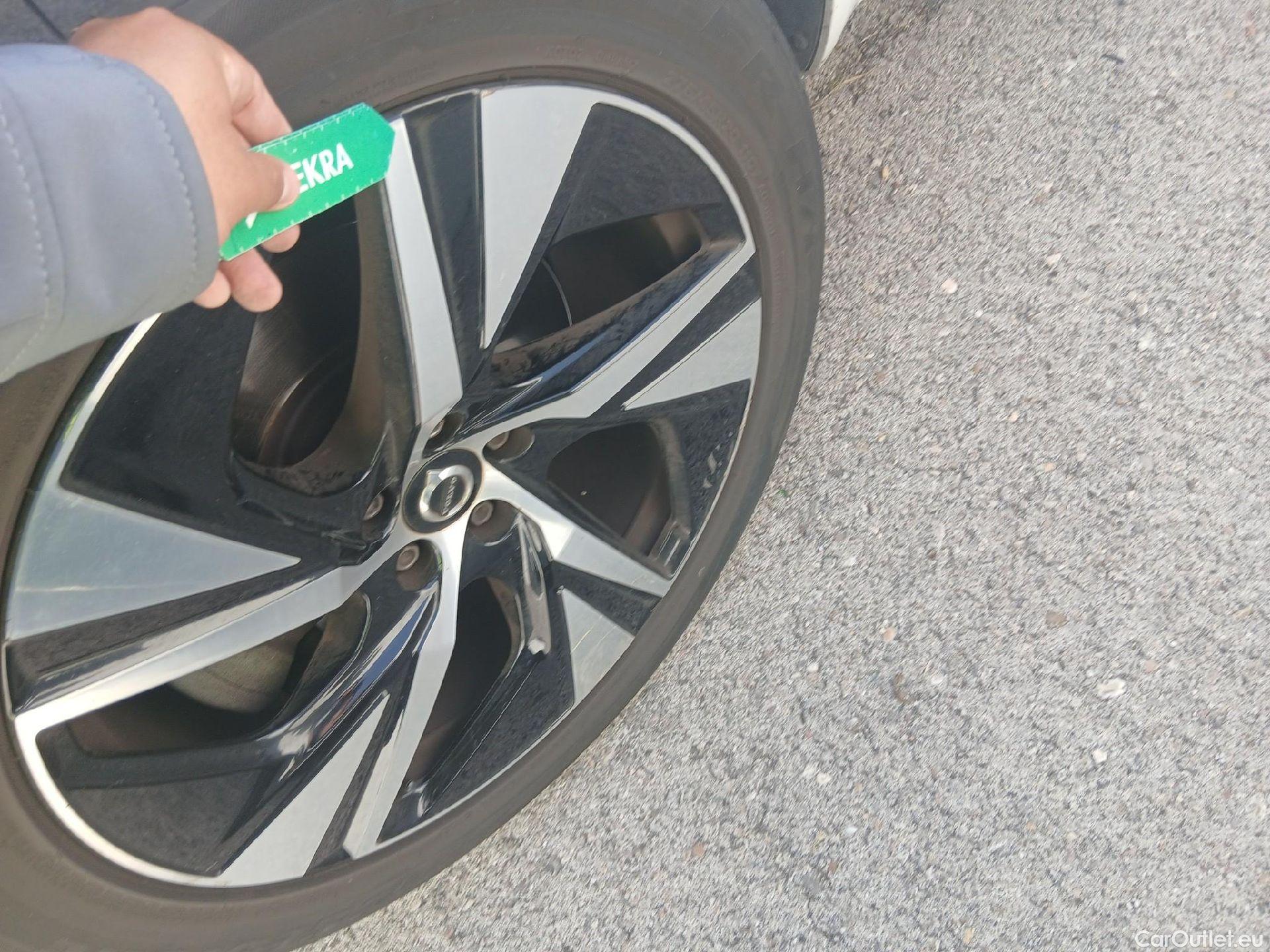  Volvo  XC90 VOLVO  / 2019 / 5P / todoterreno 2.0 B5 D AWD R-Design Auto #17