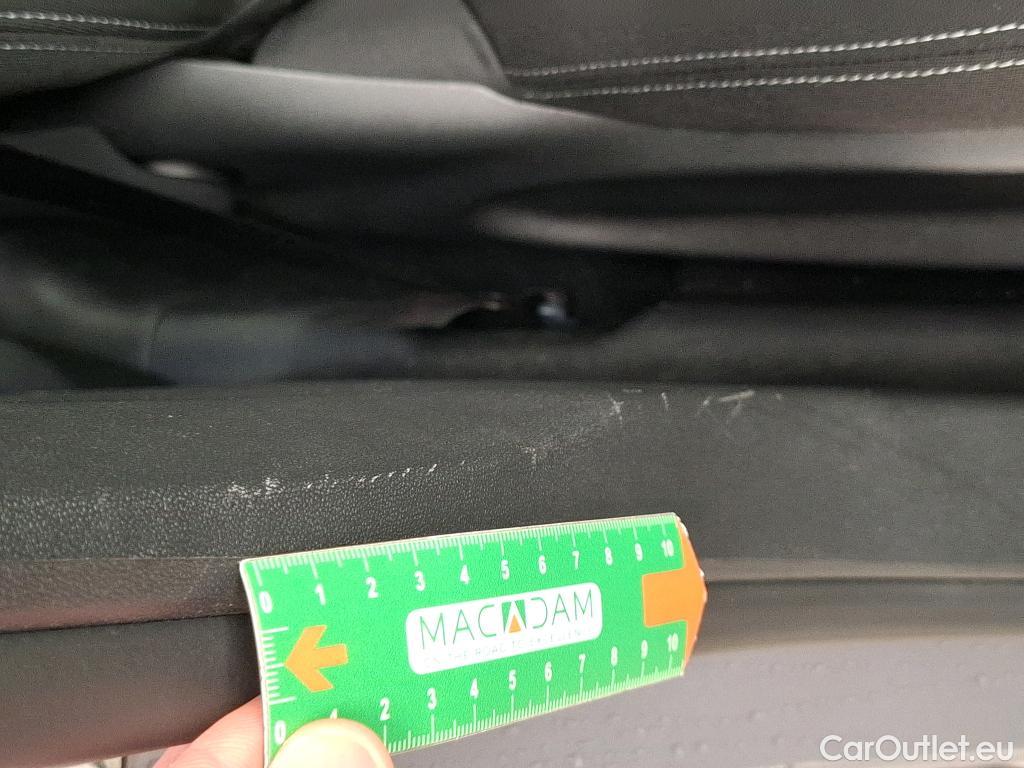  Peugeot  2008 PEUGEOT  5p Crossover Puretech 82 6c ACTIVE BUSINESS #14