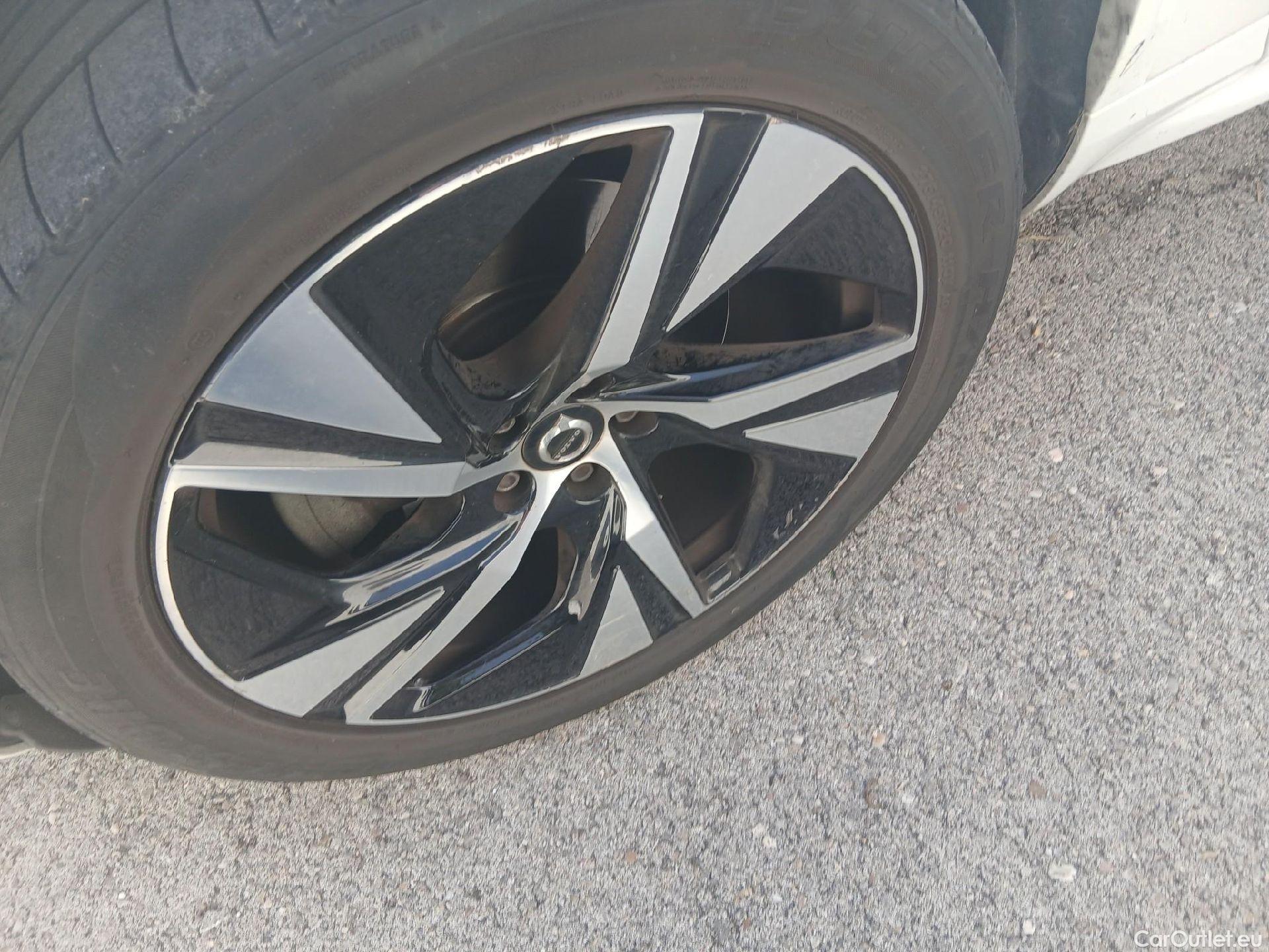  Volvo  XC90 VOLVO  / 2019 / 5P / todoterreno 2.0 B5 D AWD R-Design Auto #18