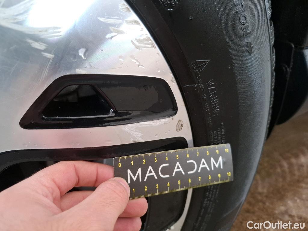  Mercedes  GLC MERCEDES-BENZ  / 2022 / 5P / SUV  300 e Business Line 4MATIC #48