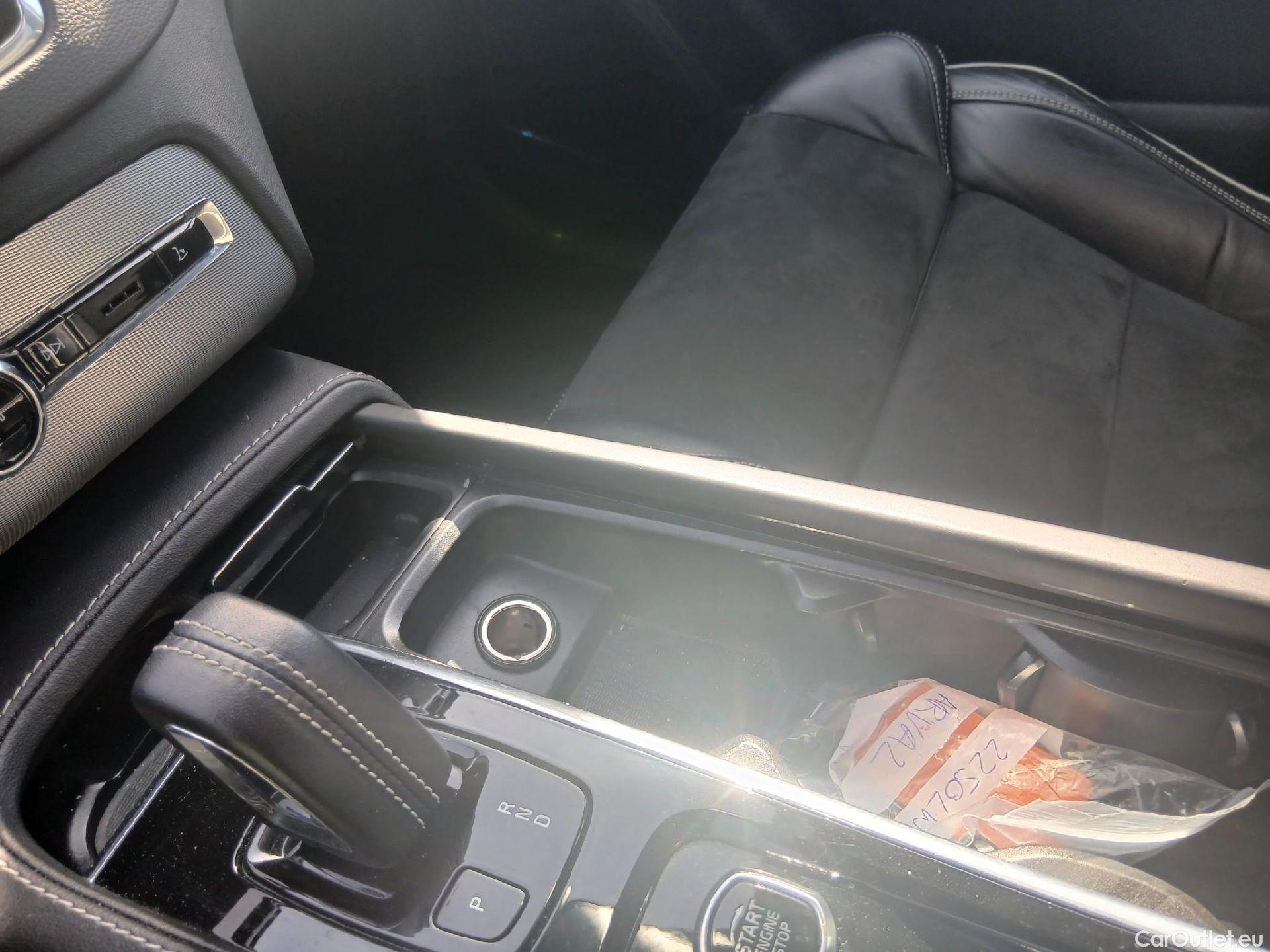  Volvo  XC90 VOLVO  / 2019 / 5P / todoterreno 2.0 B5 D AWD R-Design Auto #5