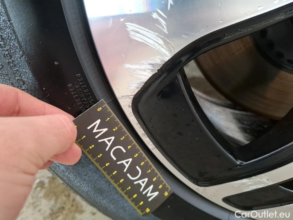  Mercedes  GLC MERCEDES-BENZ  / 2022 / 5P / SUV  300 e Business Line 4MATIC #40