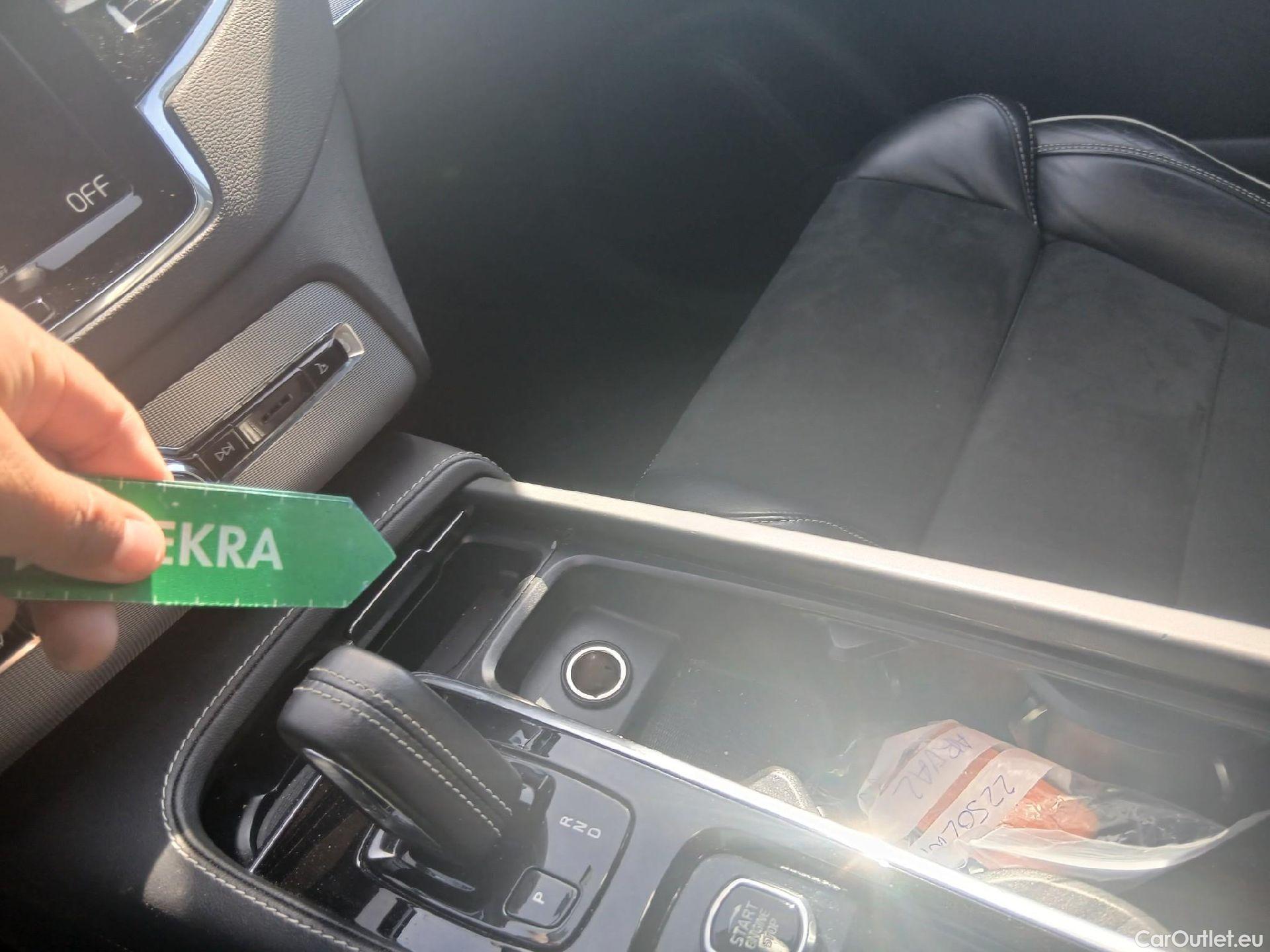  Volvo  XC90 VOLVO  / 2019 / 5P / todoterreno 2.0 B5 D AWD R-Design Auto #6