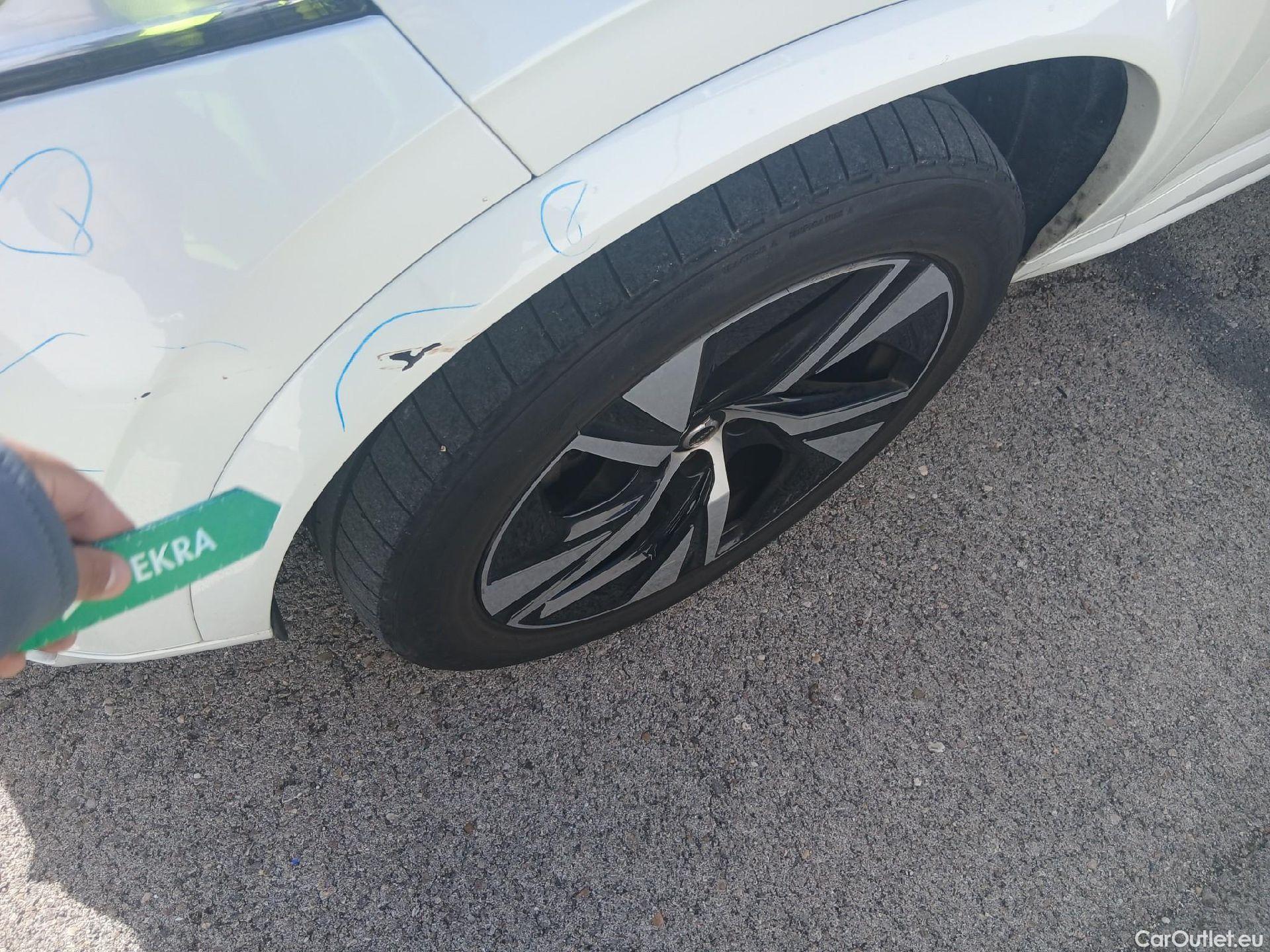  Volvo  XC90 VOLVO  / 2019 / 5P / todoterreno 2.0 B5 D AWD R-Design Auto #16