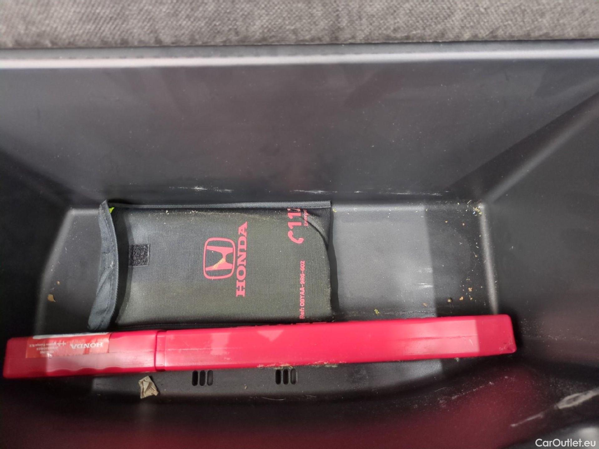  Land Rover  Discovery Jazz / 2020 / 5P / Berline 1.5 i-MMD Exclusive AT  #2