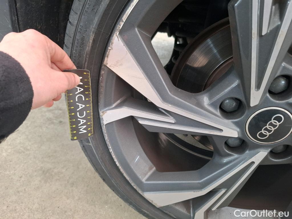  Audi  A3 AUDI  Sportback / 2020 / 5P / Berline 40 TFSI e 204 S Tronic S Line #24