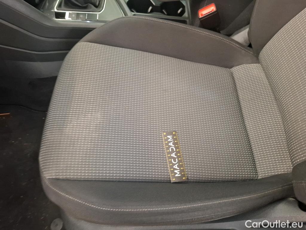  Volkswagen  Tiguan VOLKSWAGEN  / 2020 / 5P / SUV 1.5 TSI 130 BMV6 #23