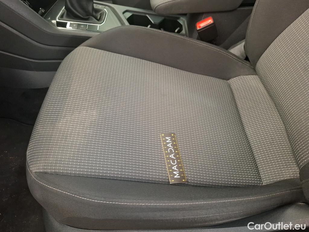  Volkswagen  Tiguan VOLKSWAGEN  / 2020 / 5P / SUV 1.5 TSI 130 BMV6 #24