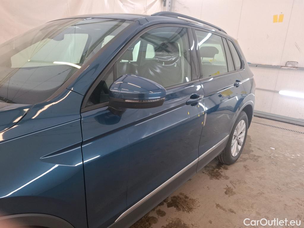  Volkswagen  Tiguan VOLKSWAGEN  / 2020 / 5P / SUV 1.5 TSI 130 BMV6 #1