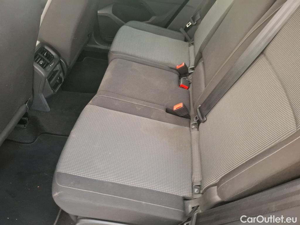  Volkswagen  Tiguan VOLKSWAGEN  / 2020 / 5P / SUV 1.5 TSI 130 BMV6 #29