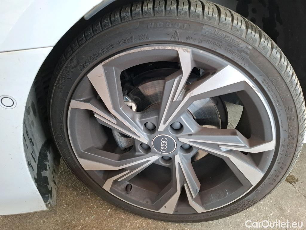  Audi  A3 AUDI  Berline / 2024 / 4P / Berline 30 TFSI 116 MHEV S Tronic S Line #2