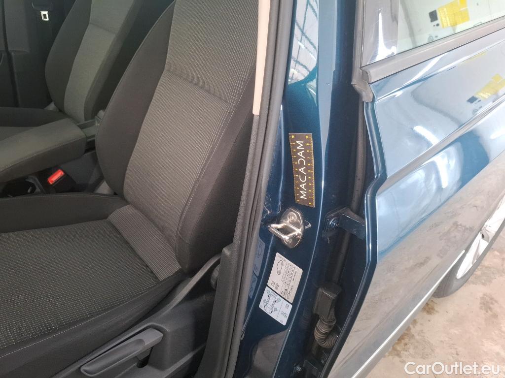  Volkswagen  Tiguan VOLKSWAGEN  / 2020 / 5P / SUV 1.5 TSI 130 BMV6 #19