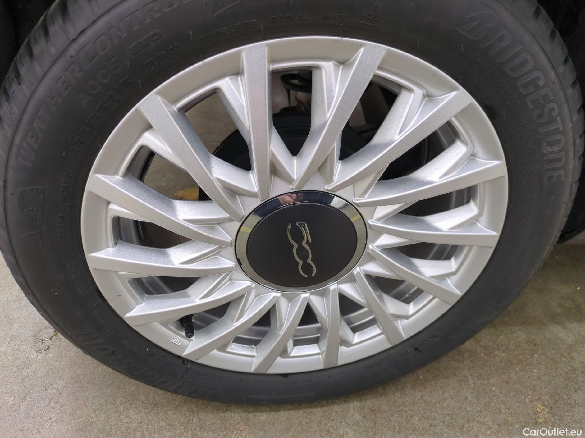  Fiat  500 FIAT  / 2015 / 3P / Berline Hybrid 1.0 BSG 70 ch Dolcevita #17