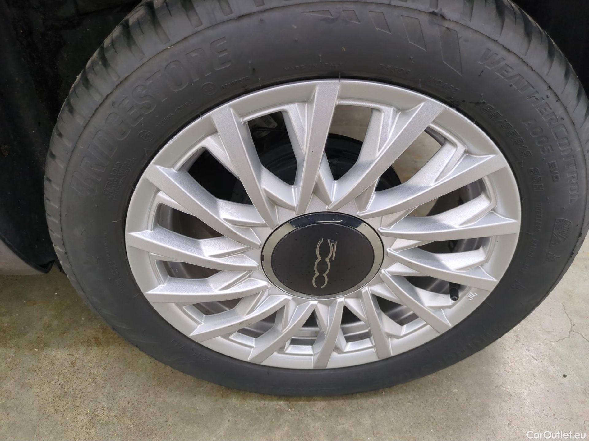  Fiat  500 FIAT  / 2015 / 3P / Berline Hybrid 1.0 BSG 70 ch Dolcevita #15