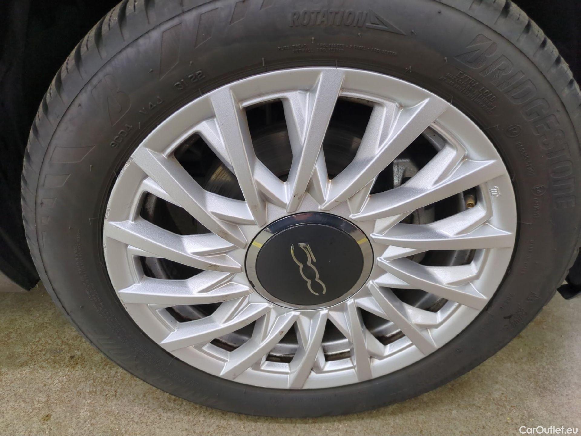  Fiat  500 FIAT  / 2015 / 3P / Berline Hybrid 1.0 BSG 70 ch Dolcevita #9