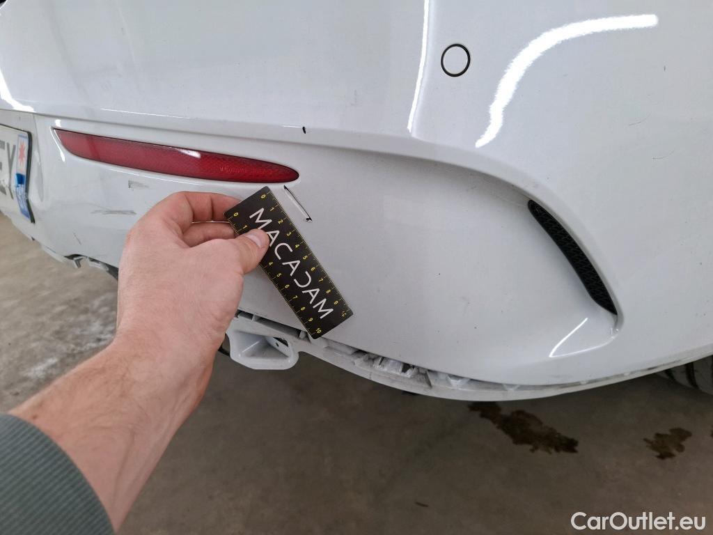  Mercedes  CLA-Klasse MERCEDES-BENZ CLA Coupe / 2019 / 4P / Coupé CLA 250 e AMG Line #17