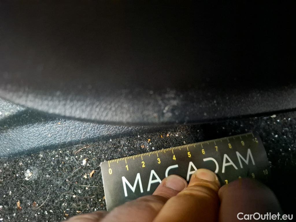  Mercedes  CLA-Klasse MERCEDES-BENZ CLA Coupe / 2019 / 4P / Coupé CLA 250 e AMG Line #40