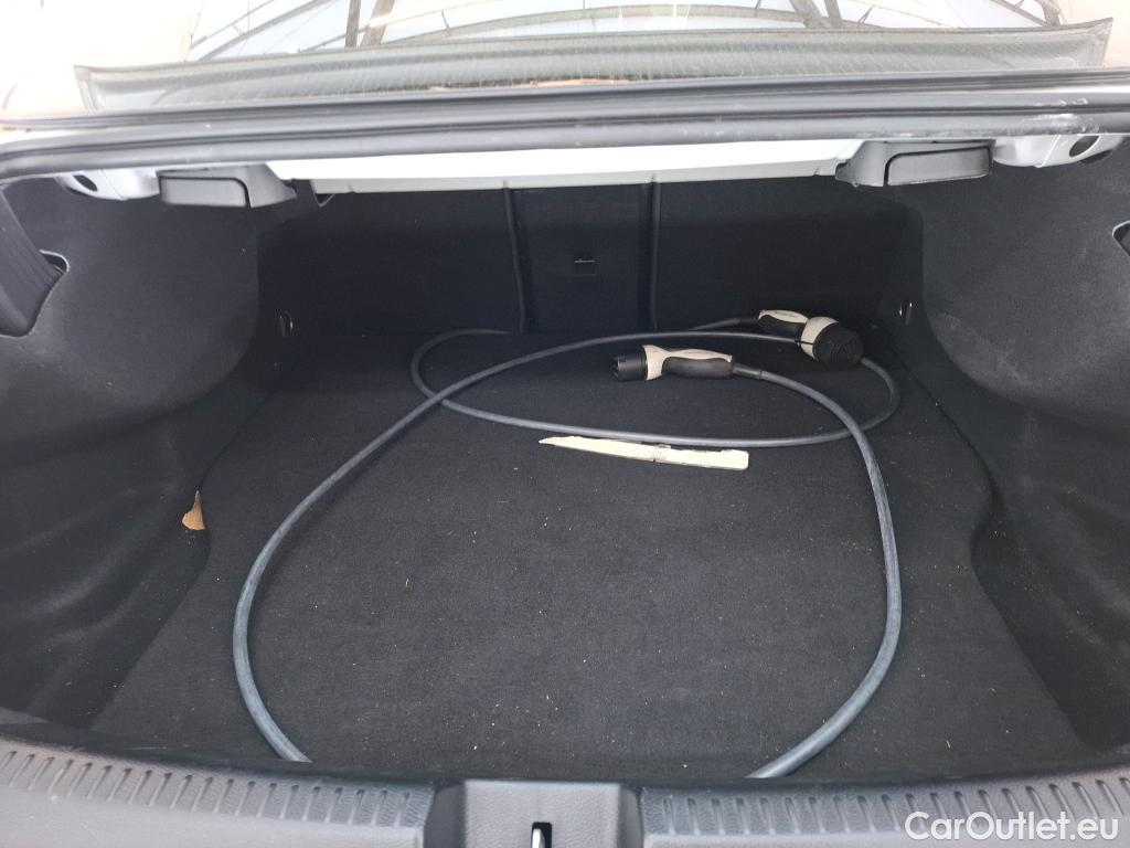  Mercedes  CLA-Klasse MERCEDES-BENZ CLA Coupe / 2019 / 4P / Coupé CLA 250 e AMG Line #89