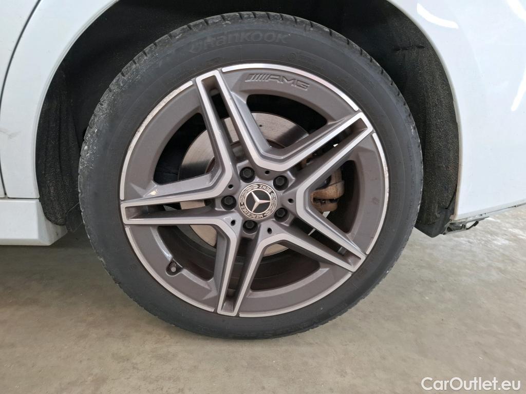  Mercedes  CLA-Klasse MERCEDES-BENZ CLA Coupe / 2019 / 4P / Coupé CLA 250 e AMG Line #92