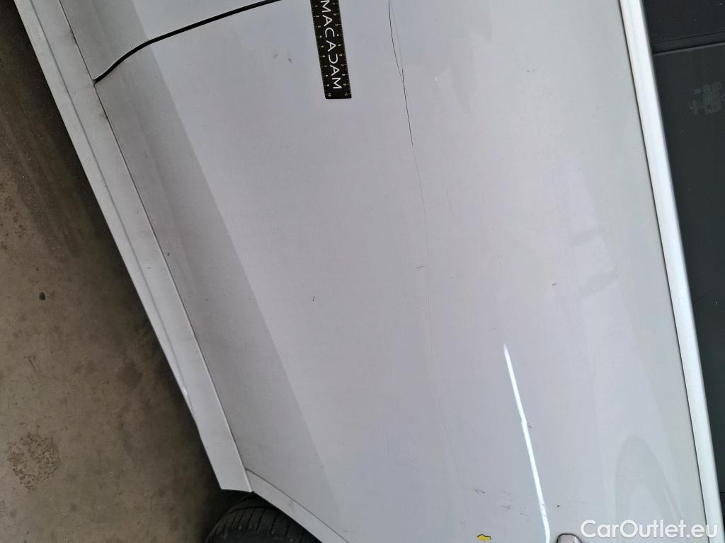  Mercedes  CLA-Klasse MERCEDES-BENZ CLA Coupe / 2019 / 4P / Coupé CLA 250 e AMG Line #51